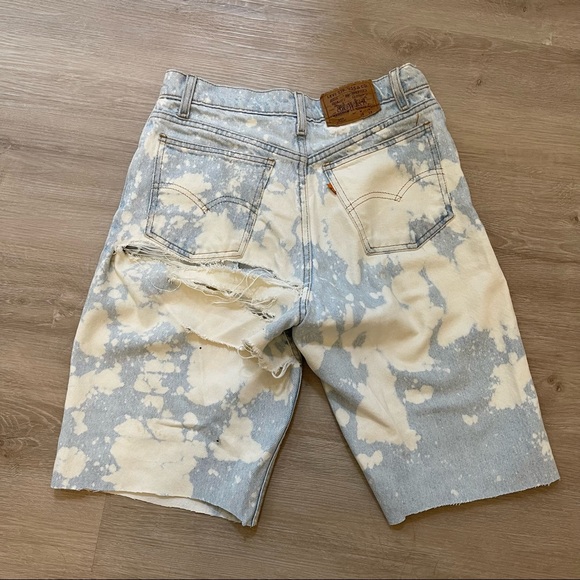 Vintage Levi’s Shorts - Picture 3 of 4